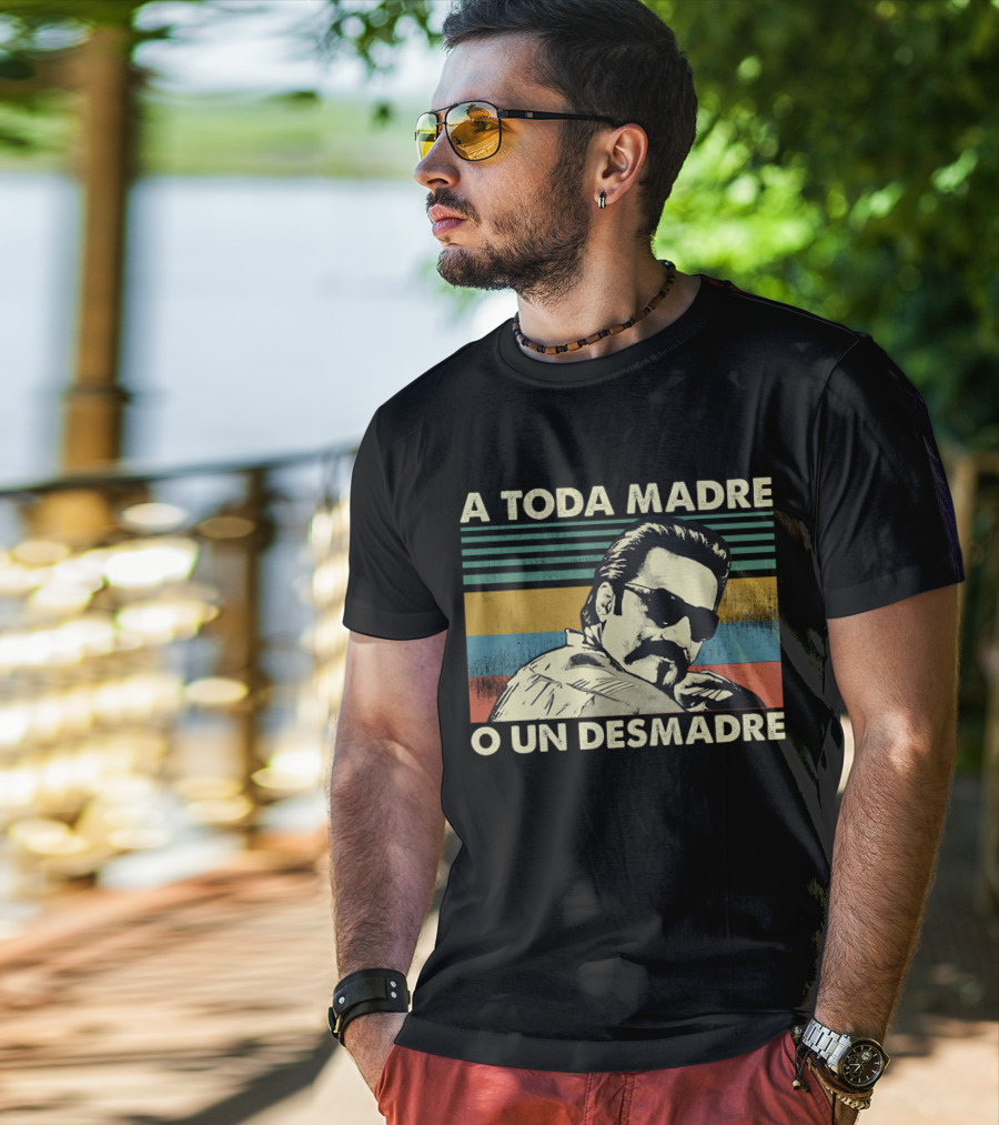 A Toda Madre O Un Desmadre Vintage Retro Stripes Cool Sunglasses T-Shirt