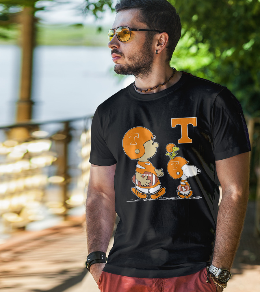 Tennessee Volunteers Peanuts Characters Football Helmets T-Shirt