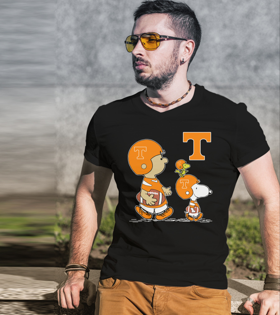 Tennessee Volunteers Peanuts Characters Football Helmets T-Shirt