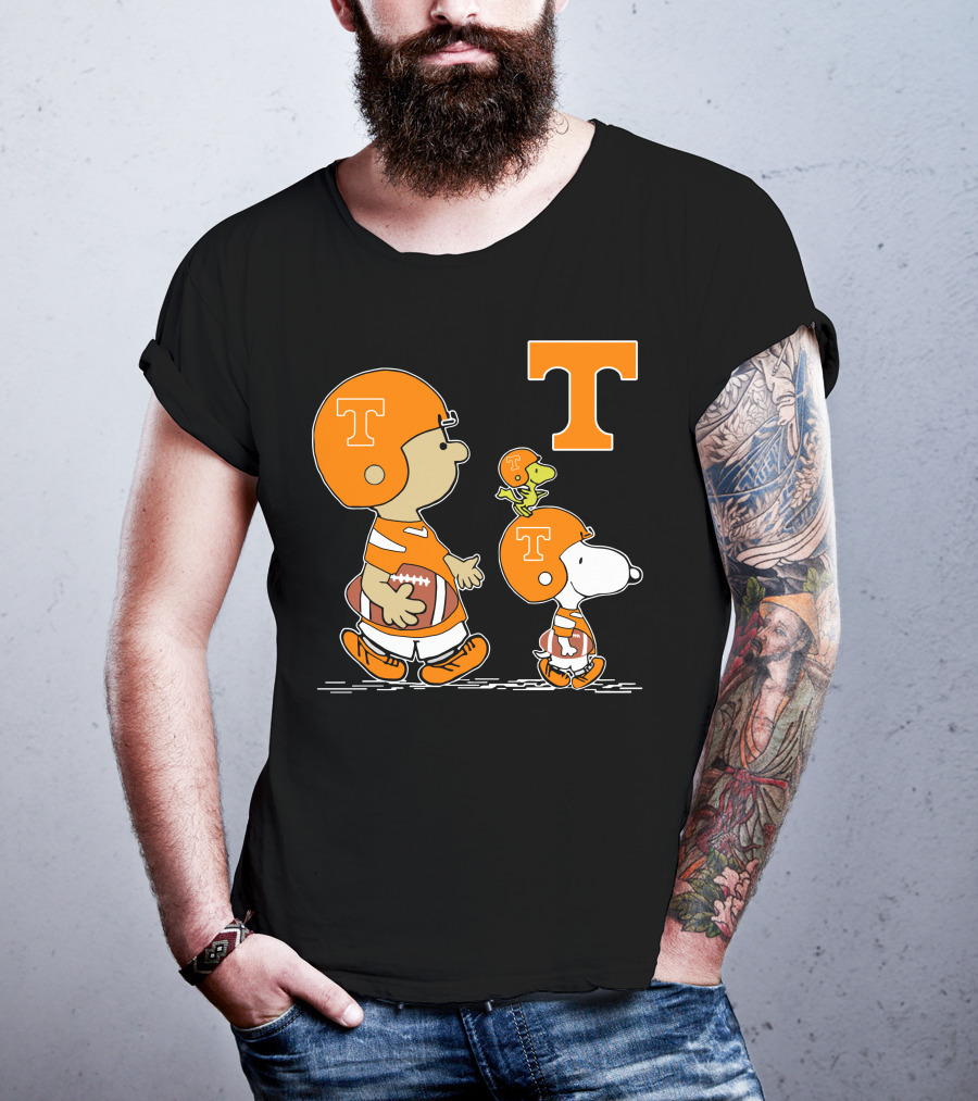 Tennessee Volunteers Peanuts Characters Football Helmets T-Shirt