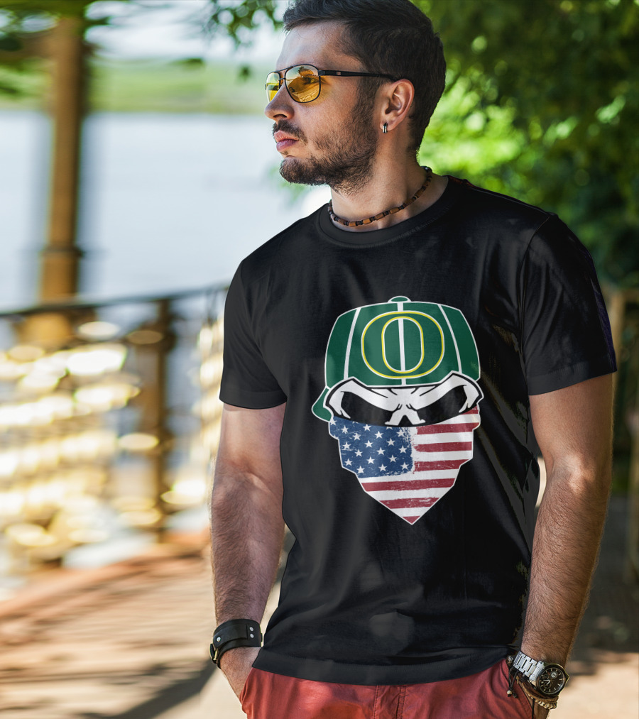 Oregon Ducks Skulls American Flag Mask T-Shirt