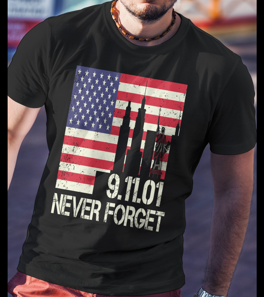 Vintage American Flag 9.11.01 Never Forget Statue Of Liberty And Twin Towers T-Shirt