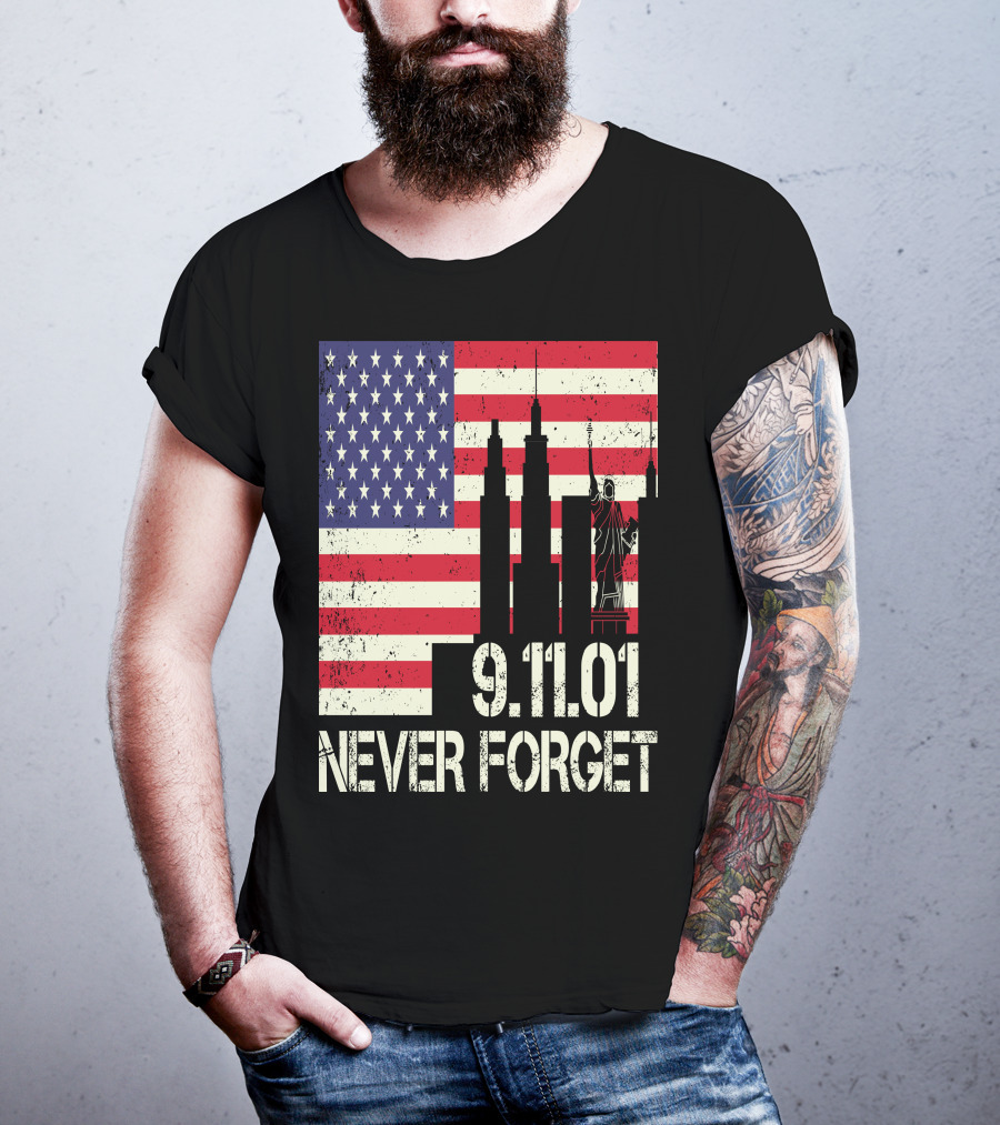 Vintage American Flag 9.11.01 Never Forget Statue Of Liberty And Twin Towers T-Shirt