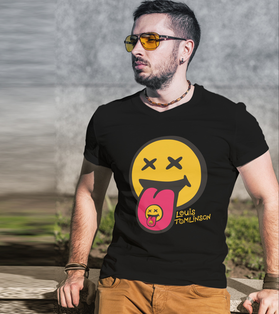 Louis Tomlinson Merch Smiley Face Tongue Out Summer T-Shirt