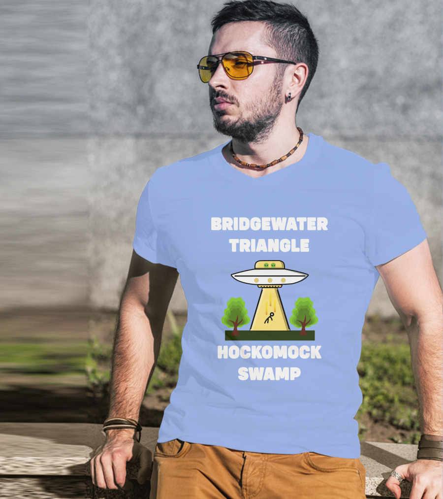 Bridgewater Triangle Hockomock Swamp UFO Alien Abduction Scene T-Shirt