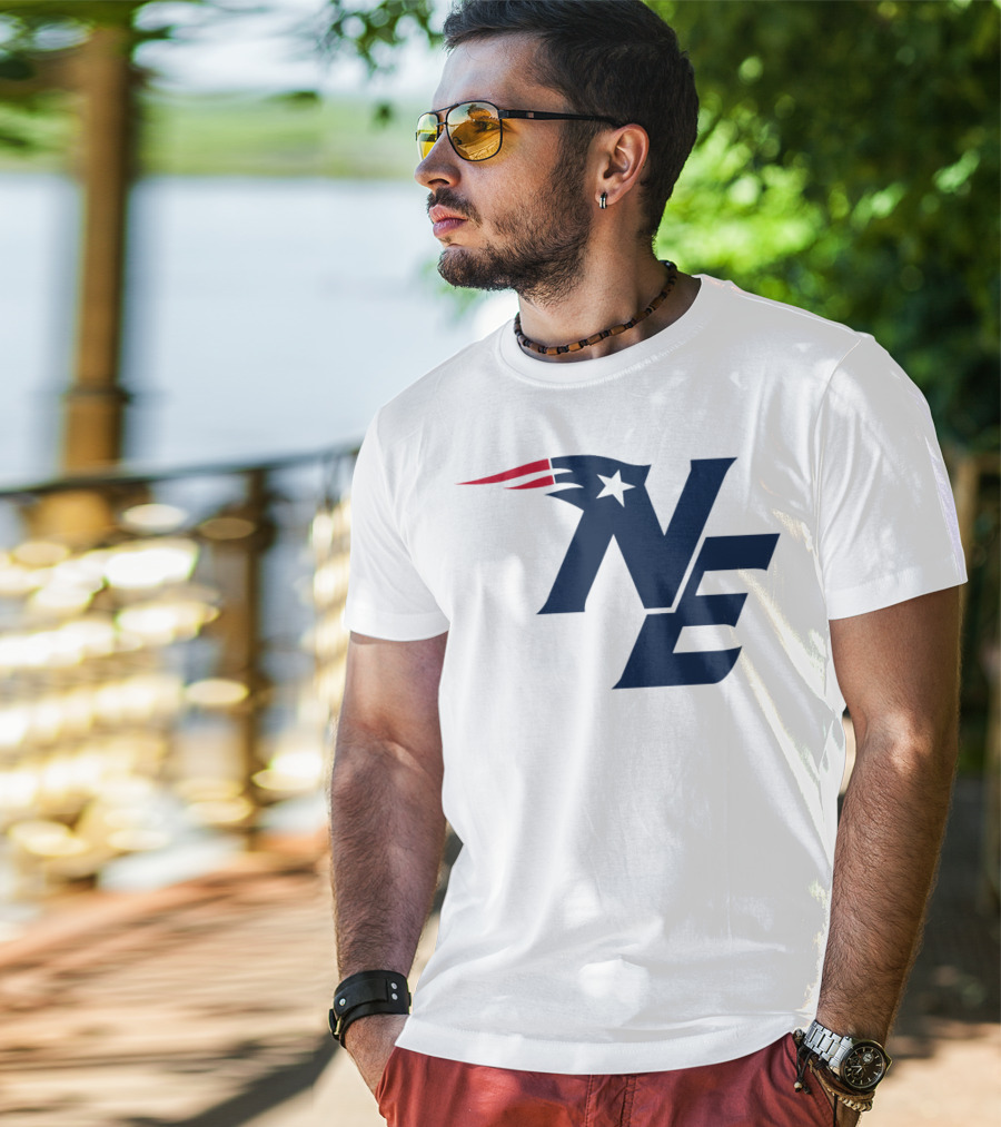 Kansas City Chiefs Logo If You Like Football Team NE Patriots T-Shirt