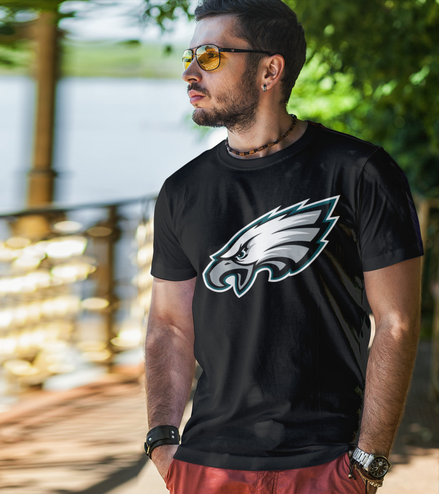 Philadelphia Eagles Football Team Fan Emblem T-Shirt