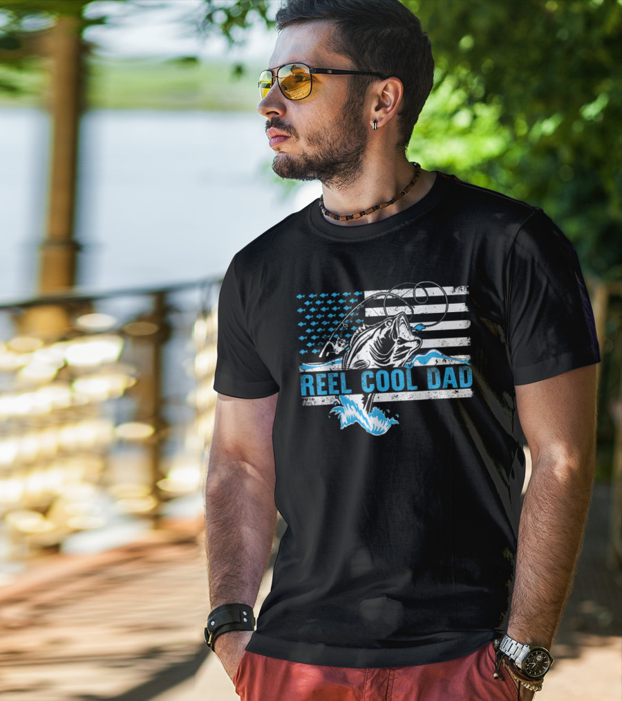 Reel Cool Dad Bass Fishing American Flag T-Shirt