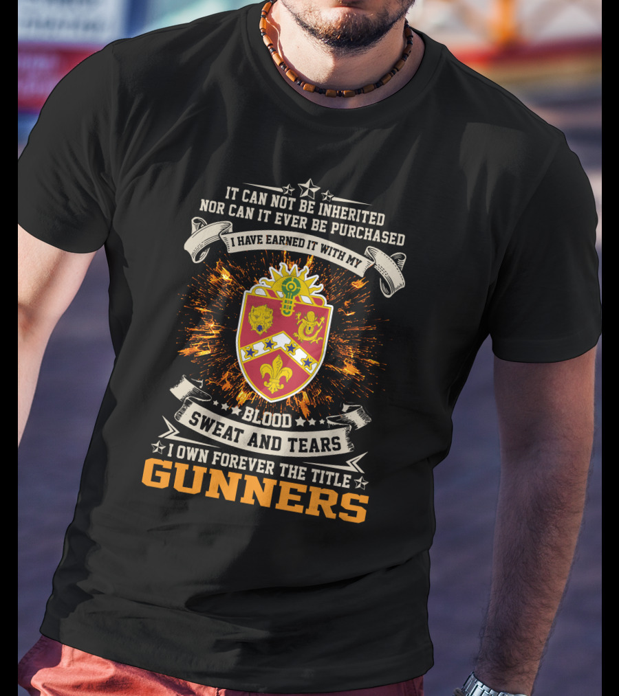 2Nd Battalion 3Rd Field Artillery Regiment Gunners Blood Sweat And Tears Crest T-Shirt