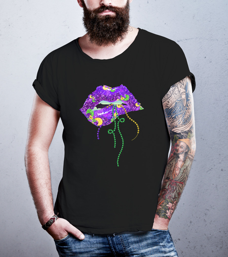 Mardi Gras Sparkling Lips With Beads Queen Carnival Purple Gold T-Shirt