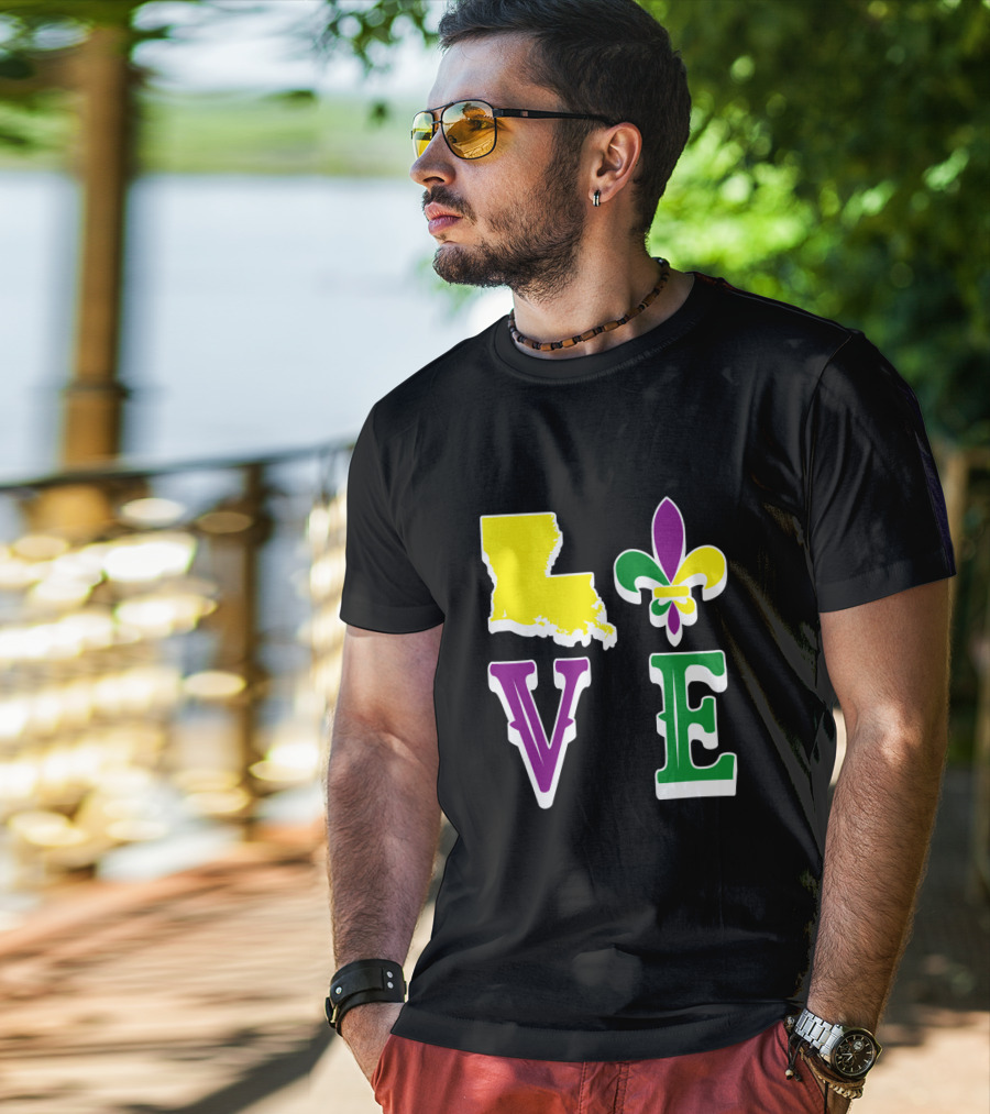 Love Louisiana Mardi Gras Map Fleur-de-Lis T-Shirt