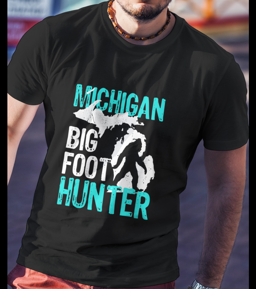 Michigan Bigfoot Hunter Bigfoot Silhouette On Michigan Map T-Shirt
