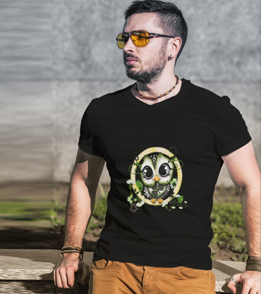 St. Patricks Day Owl Surrounded By Green And White Floral Elements T-Shirt