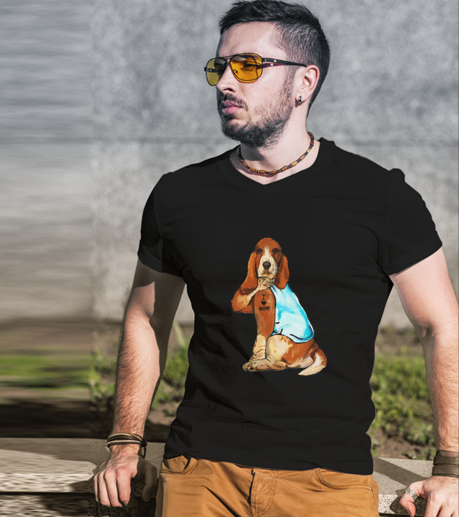 Basset Hound I Love Mom Tattoo Sitting T-Shirt