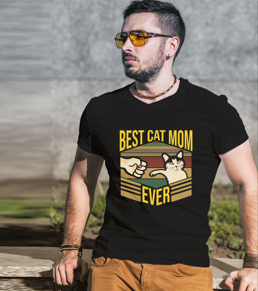 Best Cat Mom Ever Funny Mother Kitty Pet Fist Bump T-Shirt