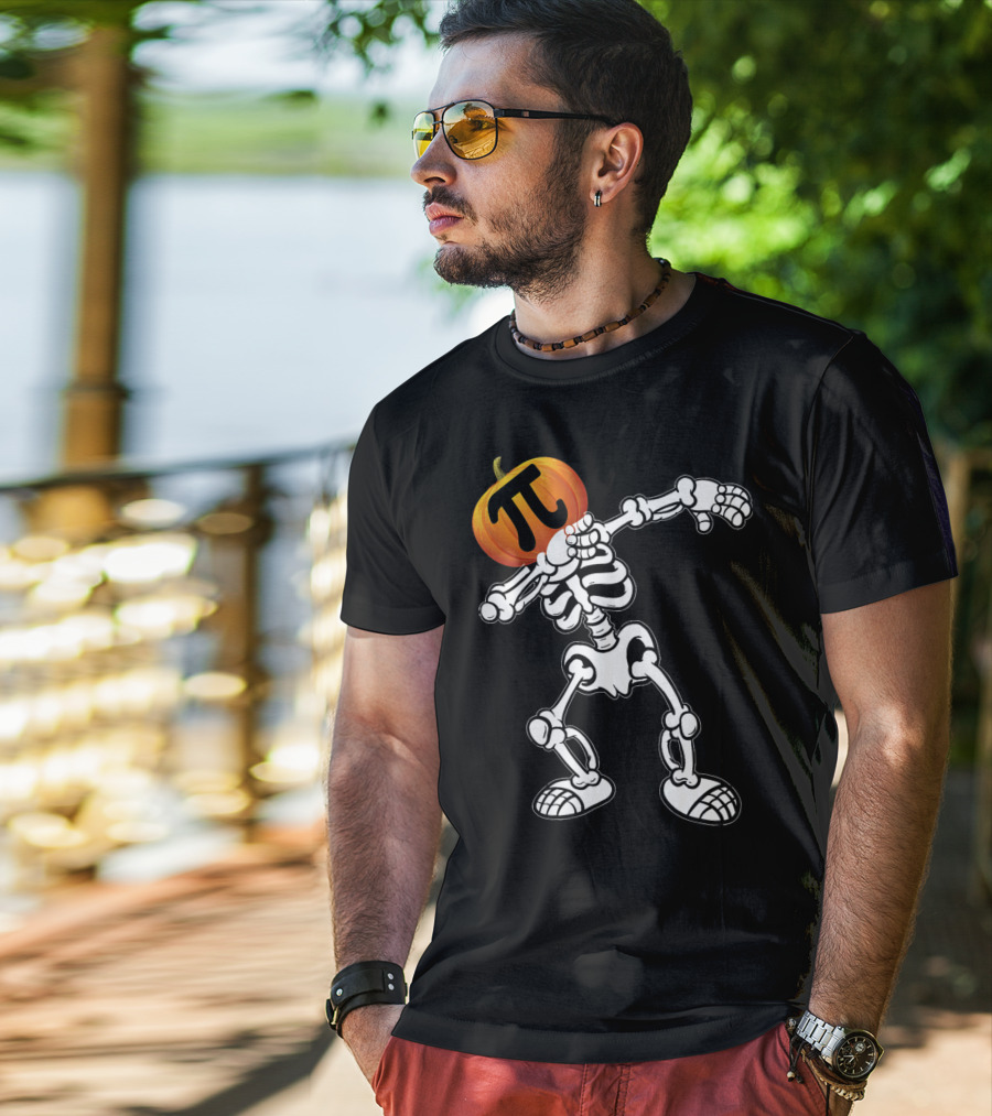 Funny Halloween Skeleton Dabbing Pumpkin Pi Math T-Shirt