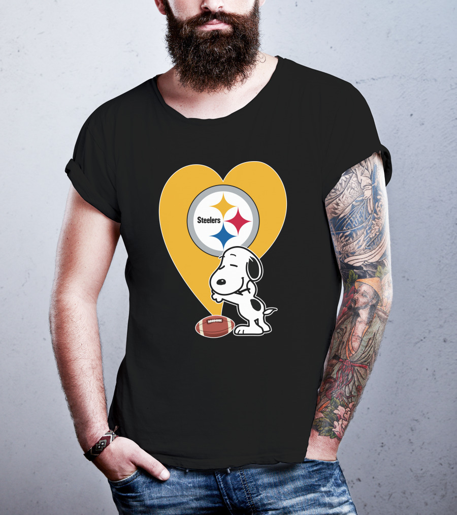 Pittsburgh Steelers Snoopy Hug Heart Football T-Shirt
