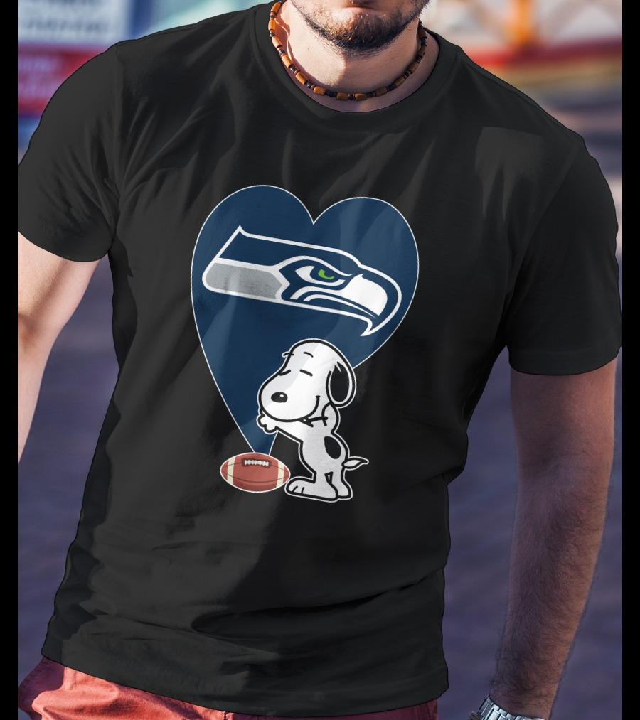 Seattle Seahawks Love Snoopy Football Hug T-Shirt