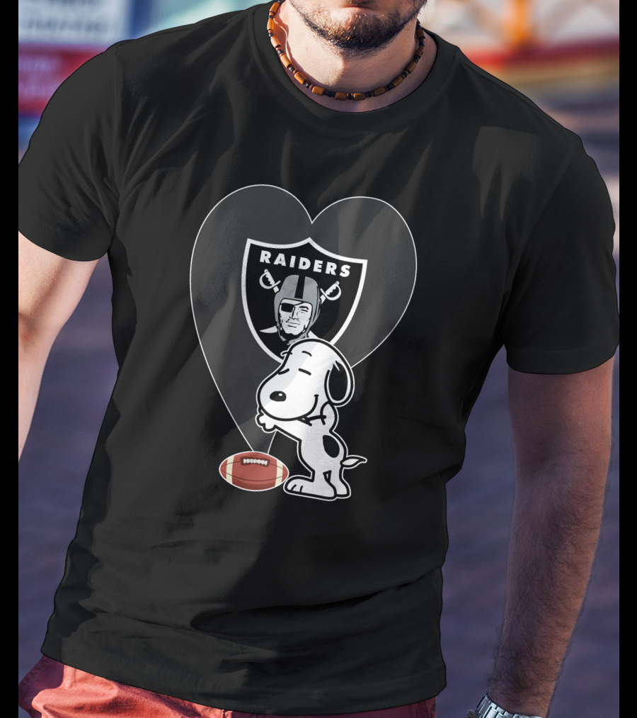 Las Vegas Raiders Snoopy Football Heart Hug T-Shirt