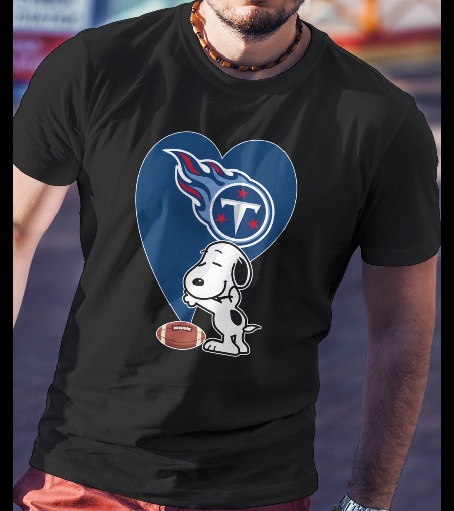 Tennessee Titans Snoopy Heart Football Hug T-Shirt