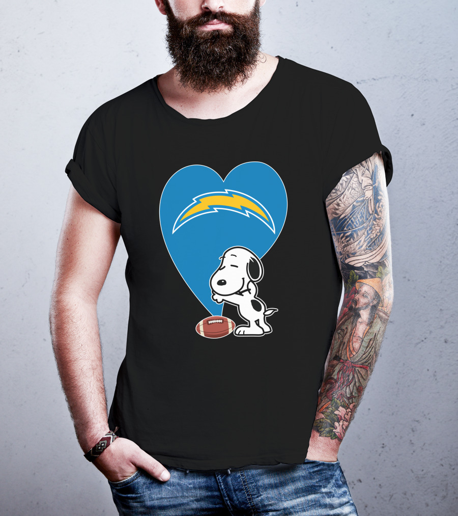 Los Angeles Chargers Snoopy Football Heart Hug T-Shirt