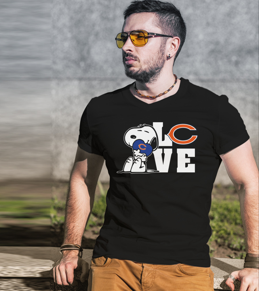 Snoopy Love Chicago Bears LVE C Heart Football T-Shirt