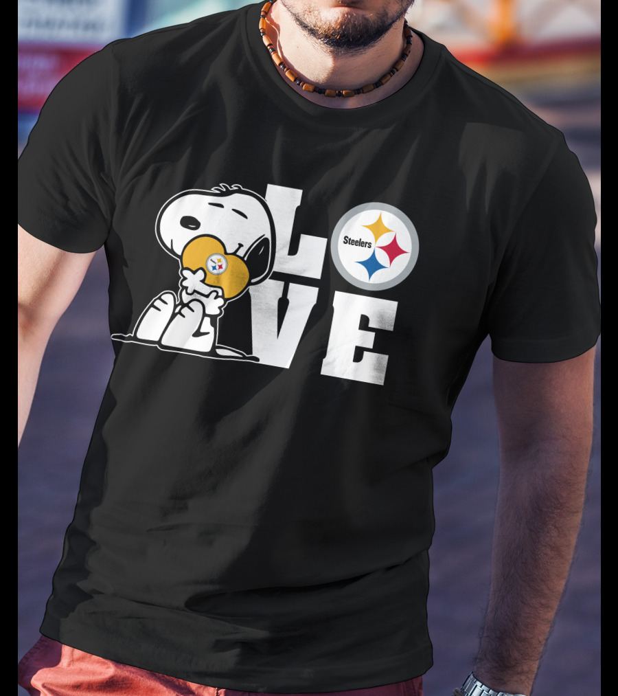 Snoopy Hugging Yellow Heart Steelers Love T-Shirt