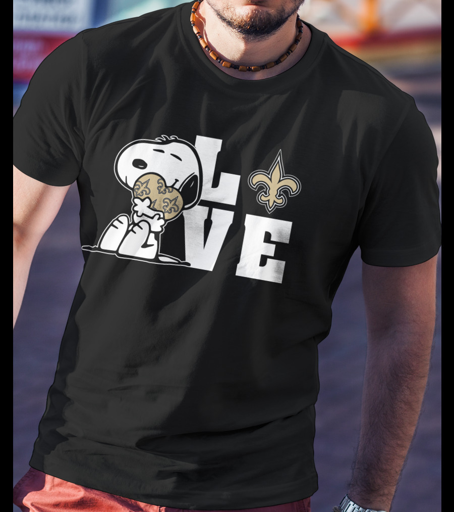 Snoopy Love New Orleans Saints Fleur-de-Lis Hug T-Shirt