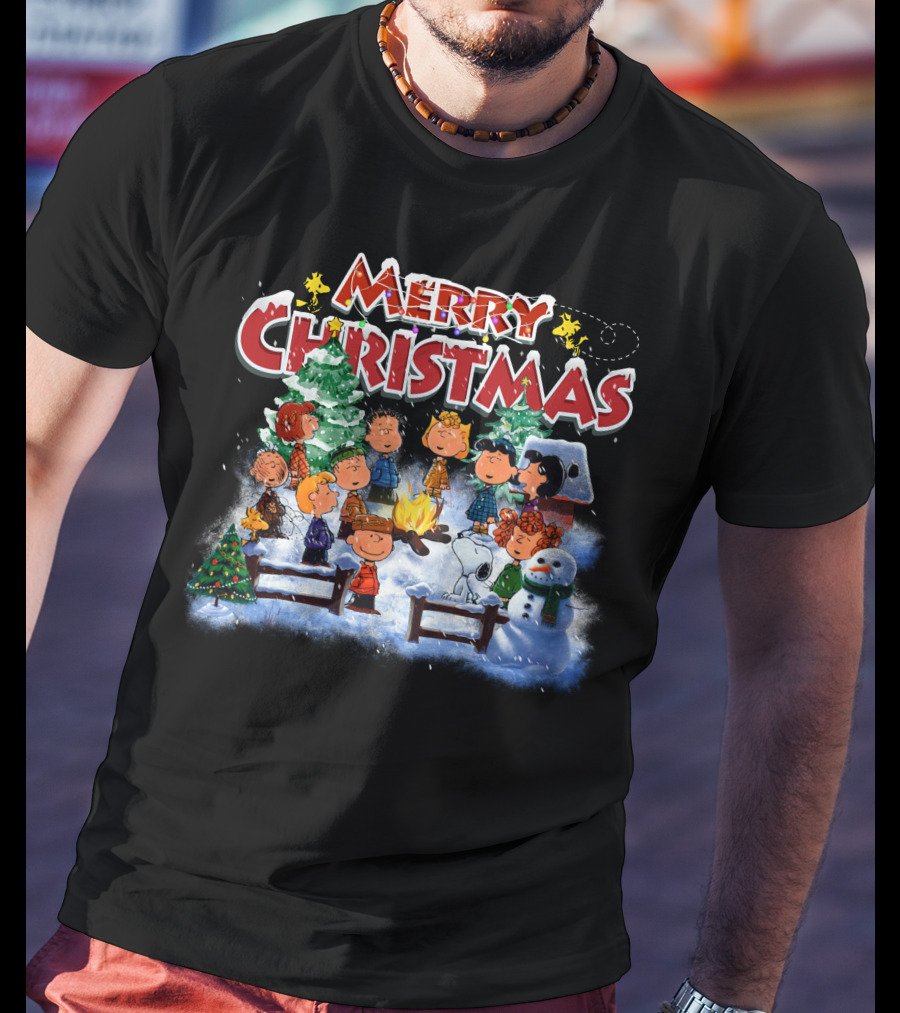 MERRY CHRISTMAS Charlie Brown Snoopy Peanuts Campfire Snowman T-Shirt