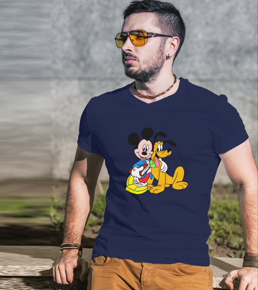 Mickey And Friends Mickey And Pluto Hugging Classic Cartoon T-Shirt