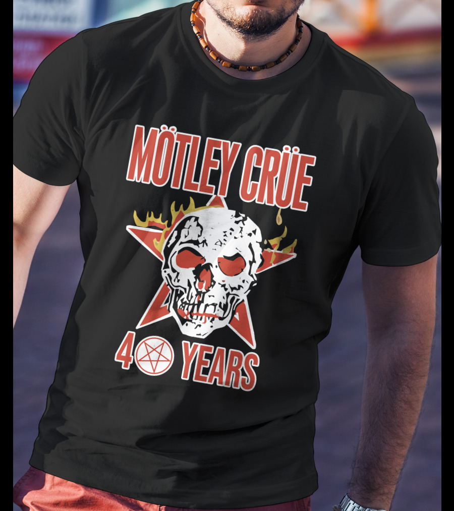 Mötley Crüe 40 Years Skull Flames Star Pentagram T-Shirt