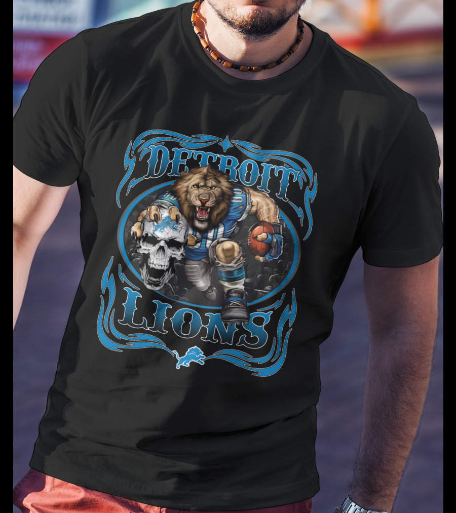 Detroit Lions Ferocious Lion Holding Skull And Football T-Shirt