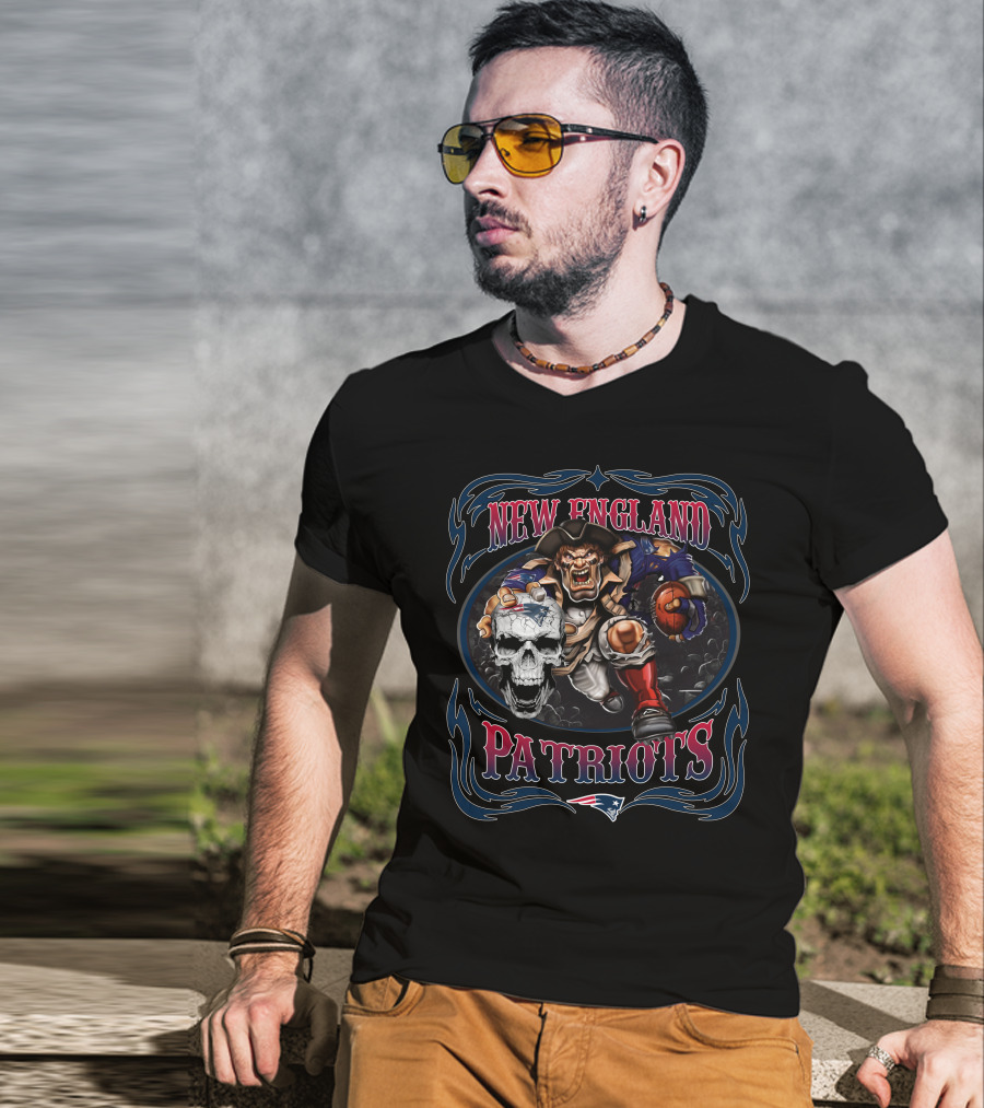 New England Patriots Skull Mascot Holding Football In Blue And Red Frame T-Shirt