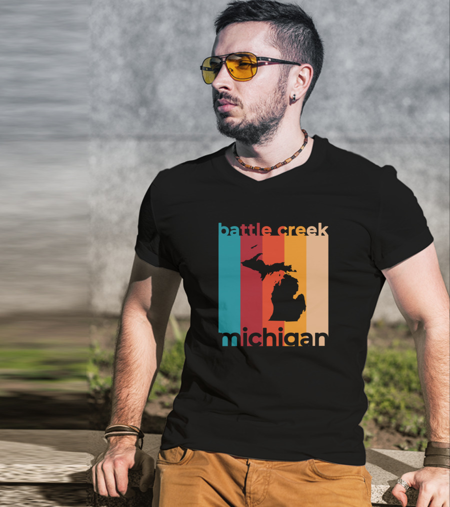 Battle Creek Michigan Michigan Silhouette Retro Stripes T-Shirt