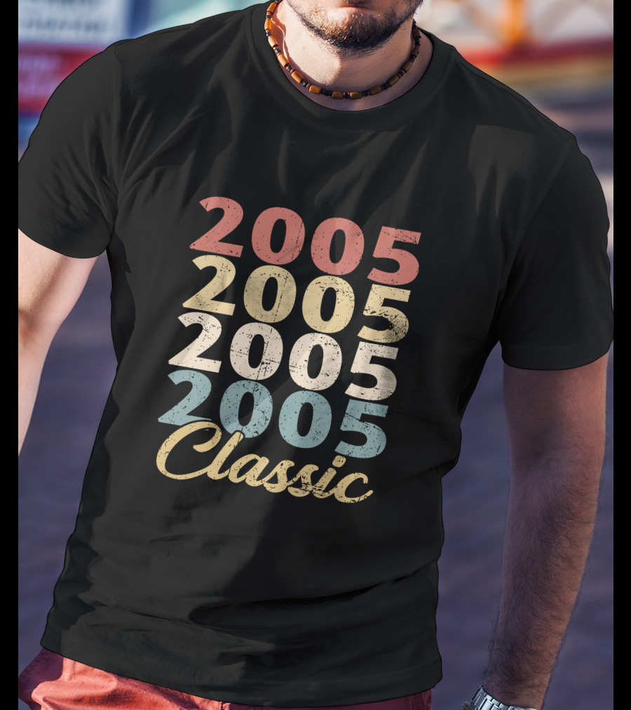 2005 Classic Vintage Distressed Multi-Color T-Shirt