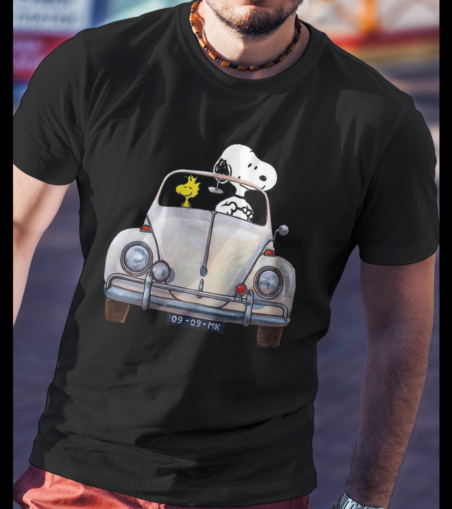 Snoopy And Woodstock Riding In Classic Volkswagen Beetle Car T-Shirt
