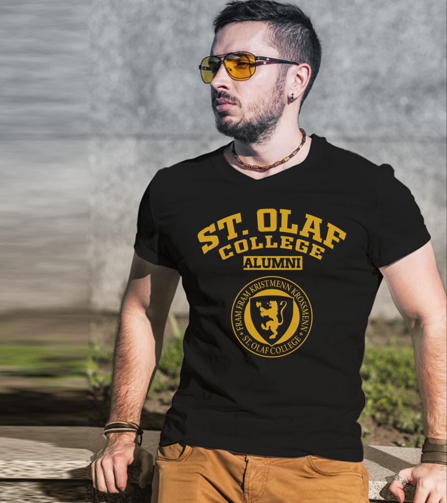 St. Olaf College Alumni Fram Fram Kristmenn Krossmenn Lion Seal T-Shirt