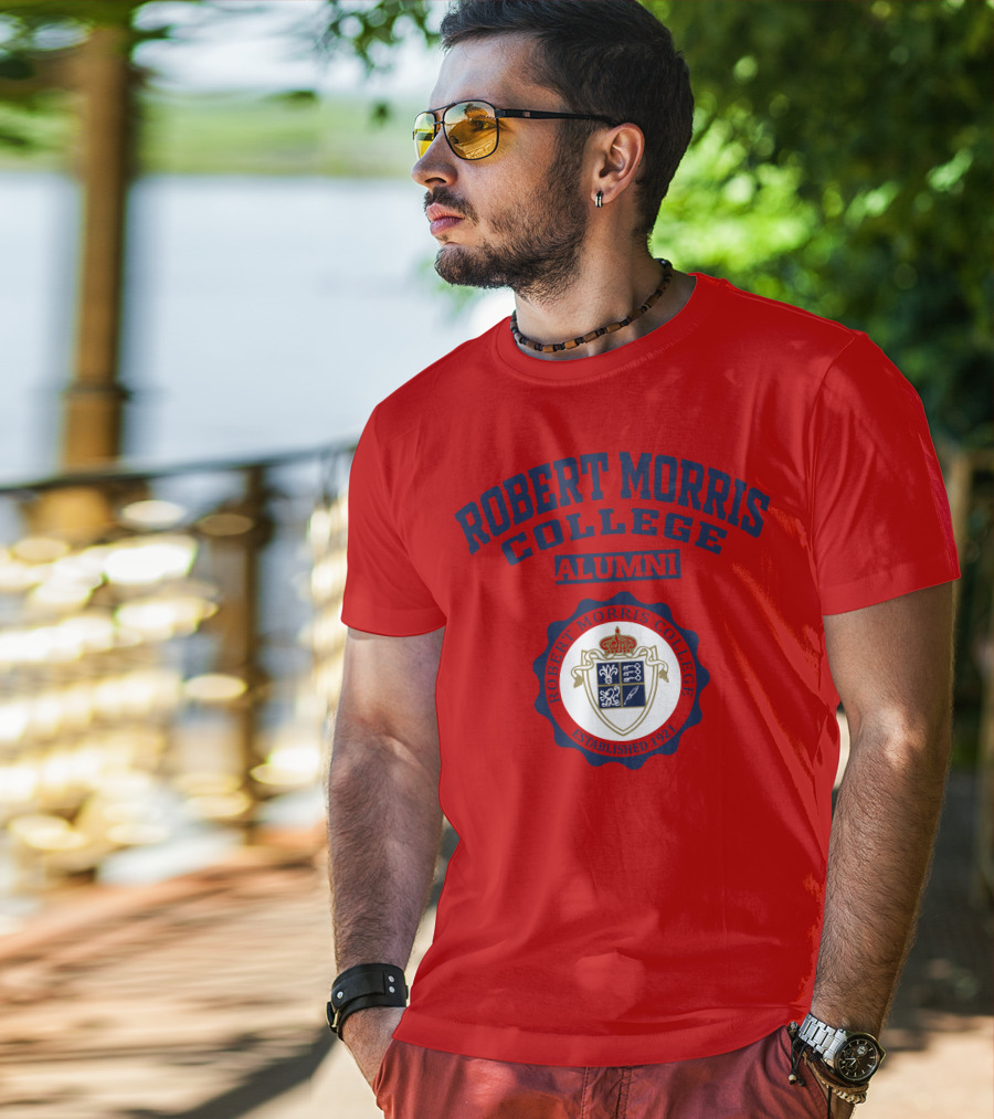 Robert Morris College Alumni Established 1921 Crest T-Shirt