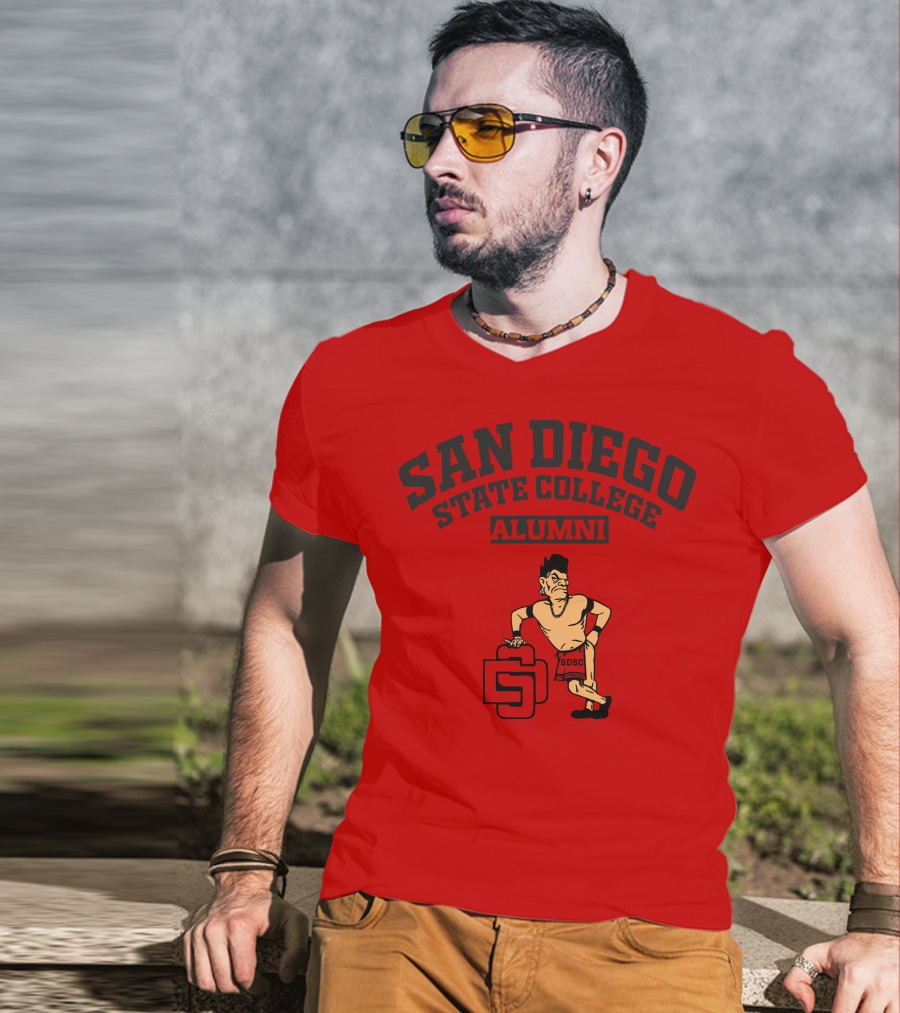 San Diego State College Alumni SDSC Vintage Style Retro Pose T-Shirt