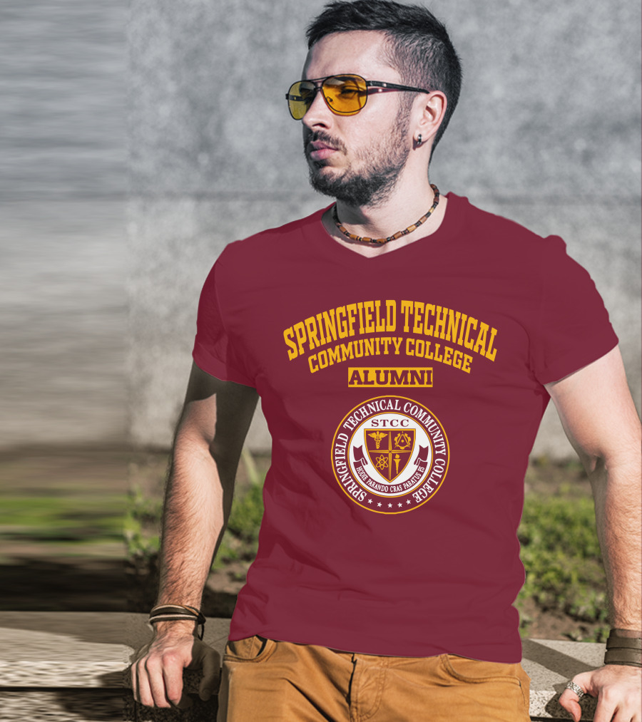 Springfield Technical Community College Alumni STCC Honor Mandao Cras Parturus T-Shirt