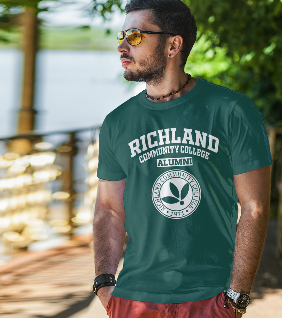 Richland Community College Alumni 1971 Crest T-Shirt
