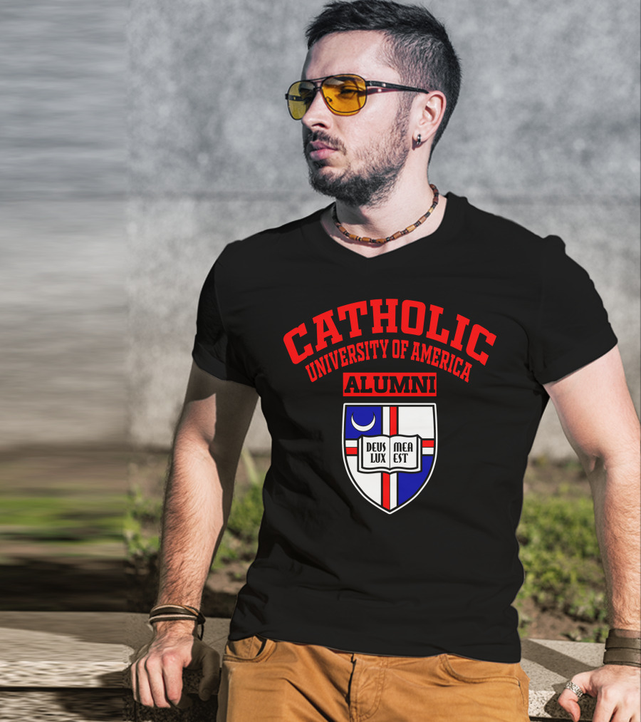 Catholic University Of America Alumni Deus Lux Mea Est Crest T-Shirt