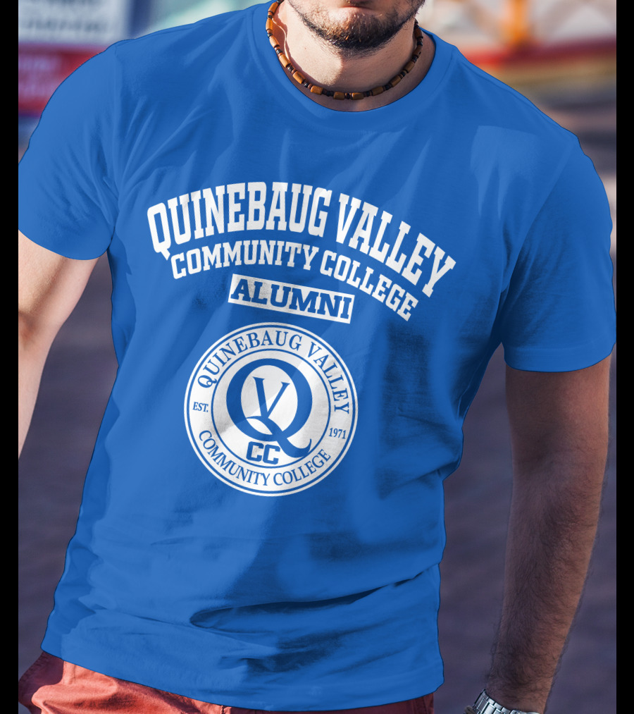 Quinebaug Valley Community College Alumni Est 1971 Logo Cc T-Shirt