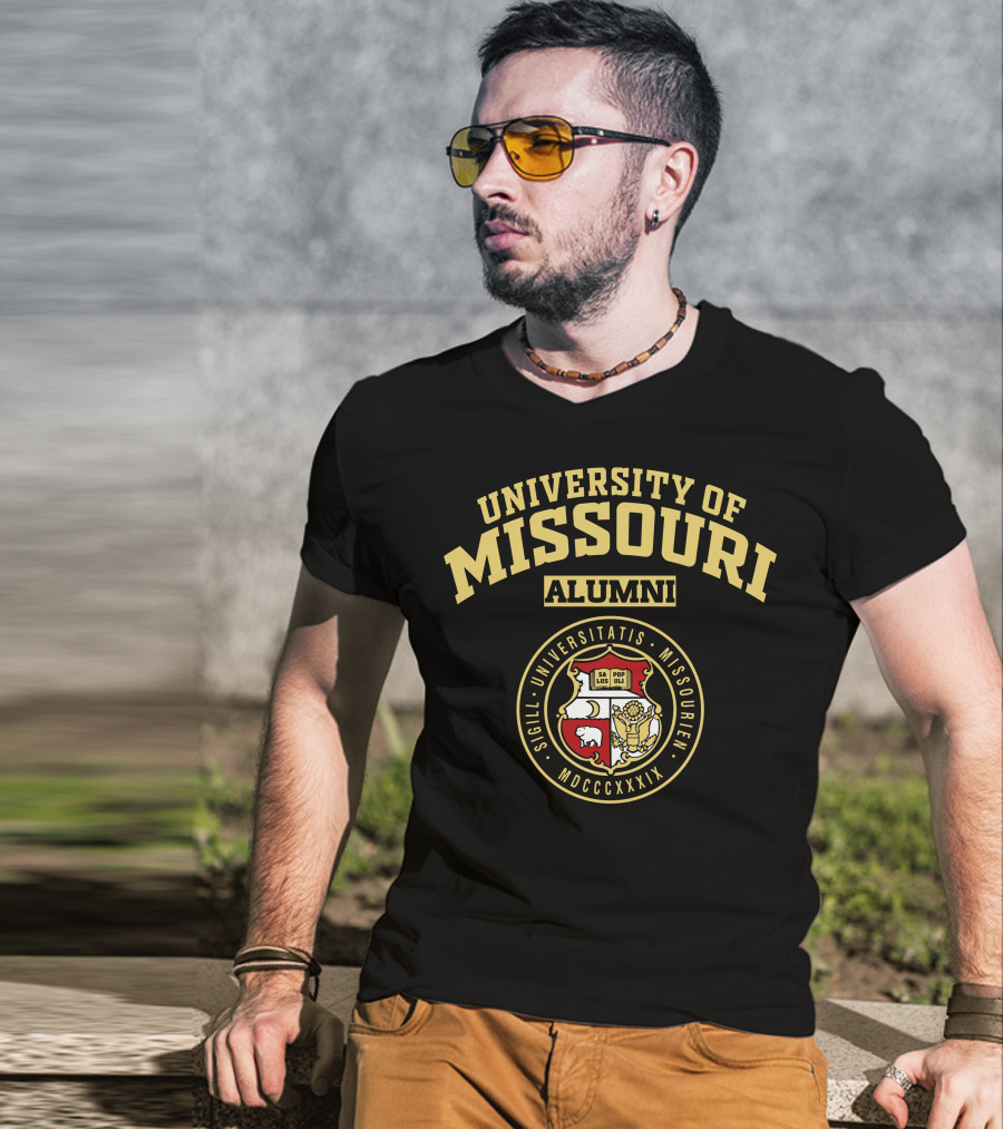 University Of Missouri Alumni Sigill Universitatis Missouriensis Mdcccxxxix T-Shirt