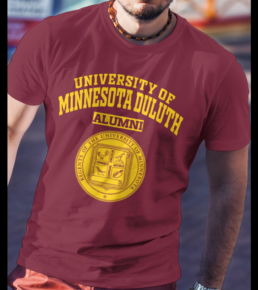 University Of Minnesota Duluth Alumni Regents Omnibus Artibus T-Shirt