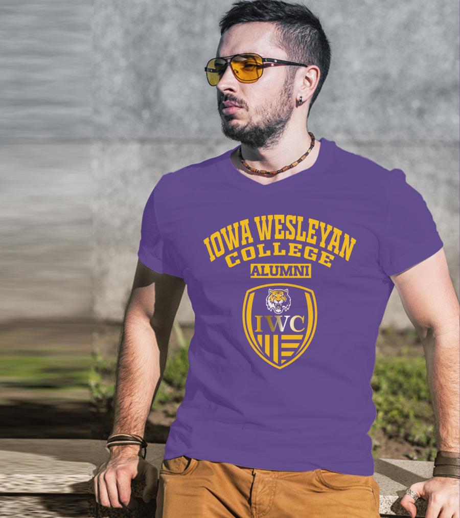 Iowa Wesleyan College Alumni IWC Tiger Crest T-Shirt