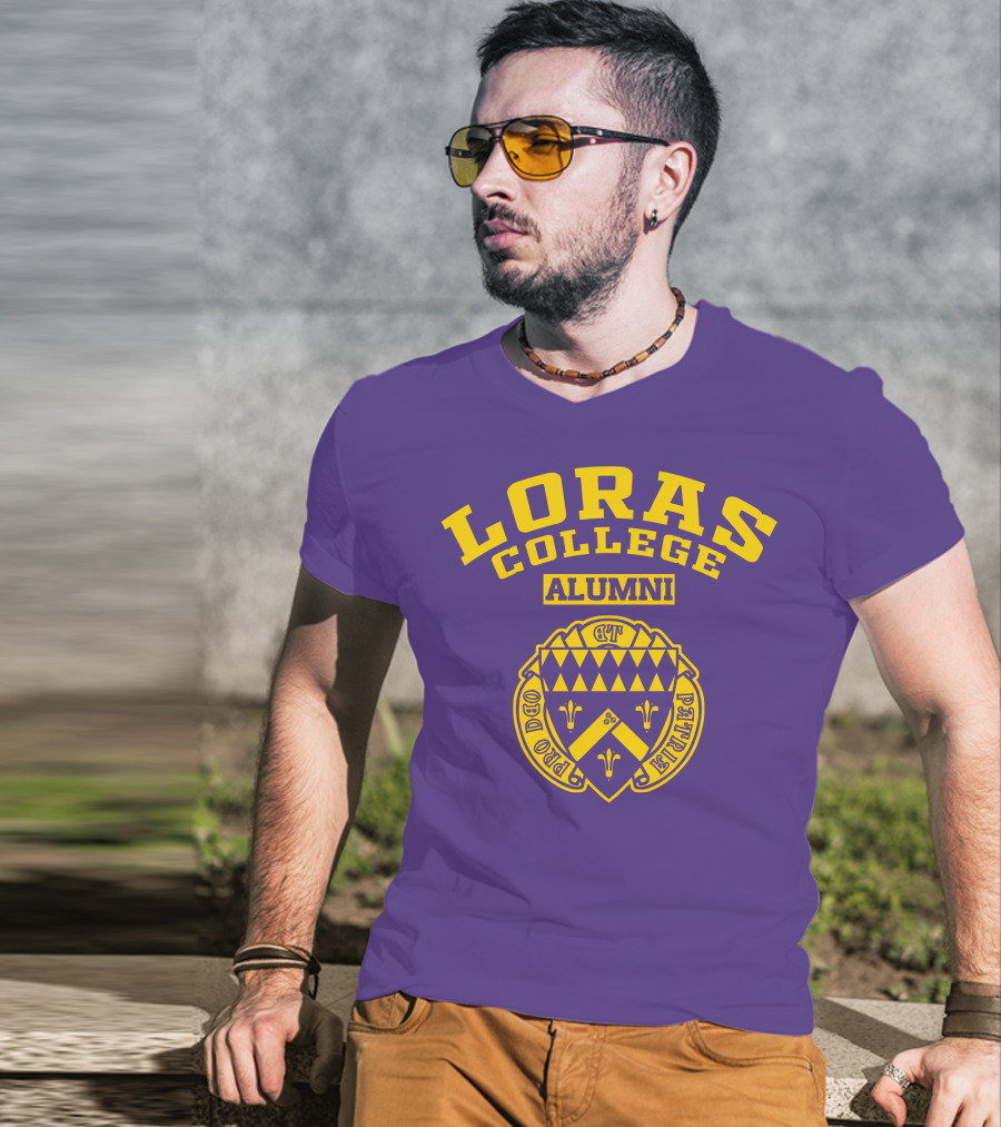 Loras College Alumni Pro Deo Et Patria Crest T-Shirt