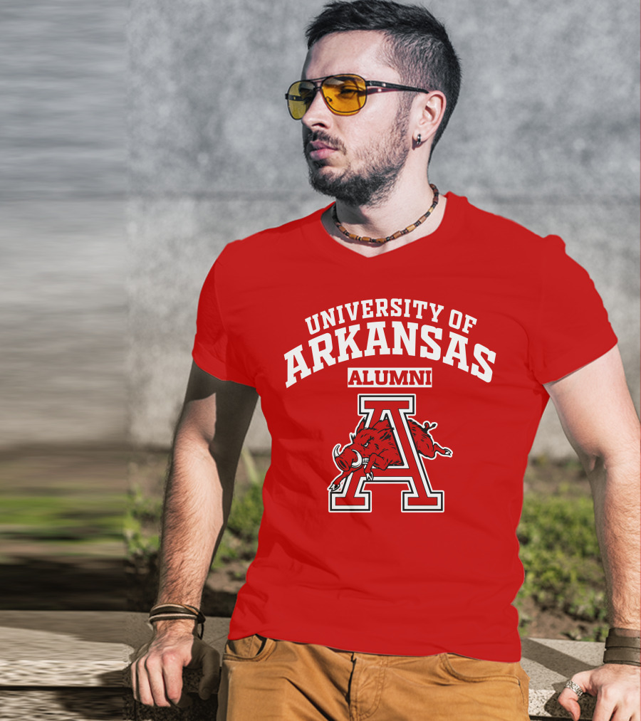 UNIVERSITY OF ARKANSAS ALUMNI Razorback T-Shirt