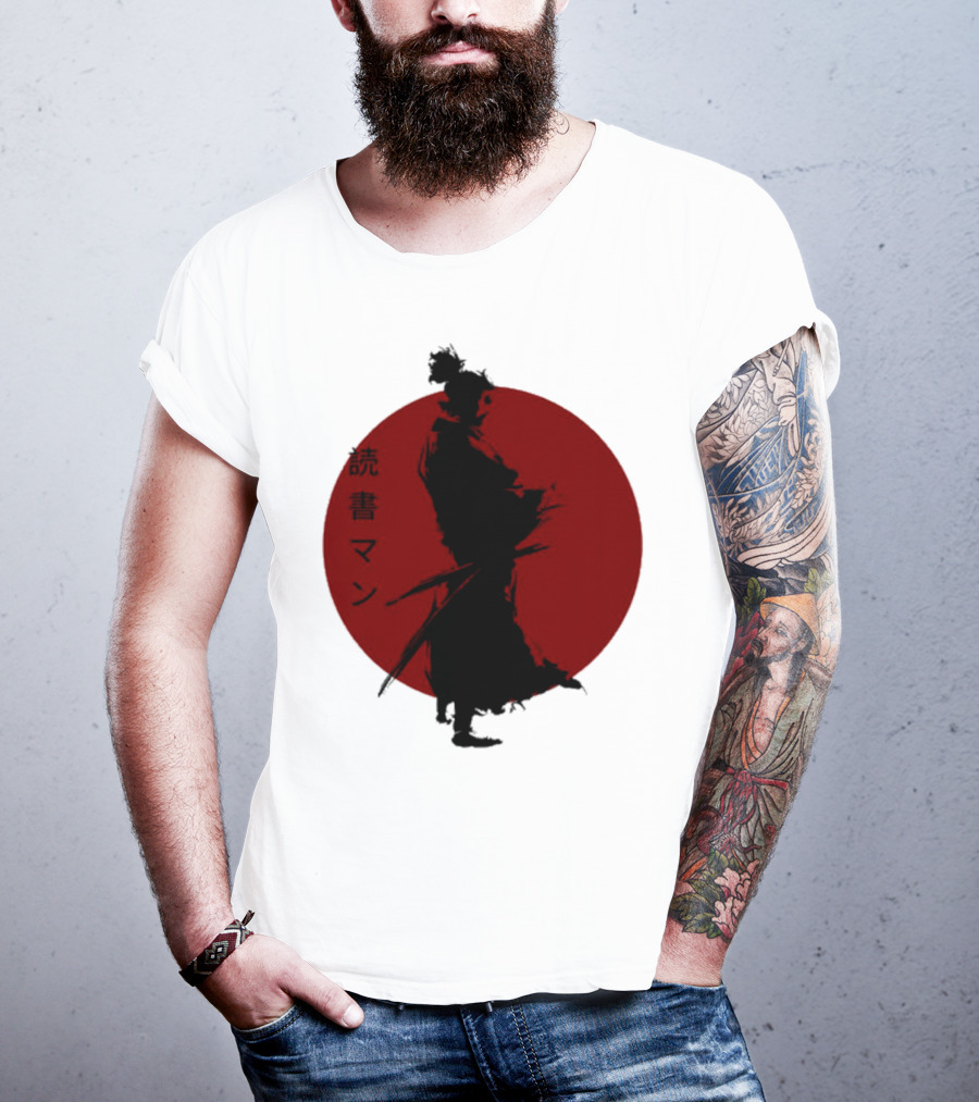 Miyamoto Musashi Samurai Silhouette Red Sun Kanji Reading Man T-Shirt