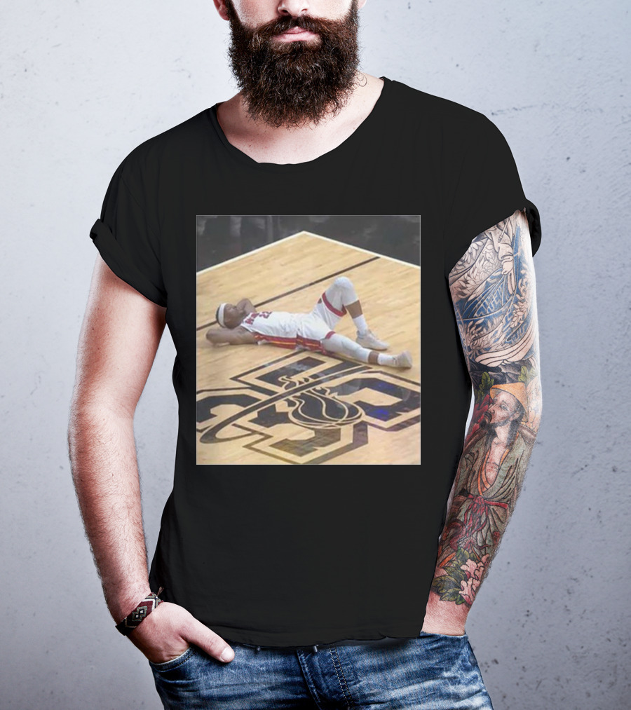 Court Culture Himmy Moments Heat Basketball Player Relaxing Iconic Court Pose T-Shirt